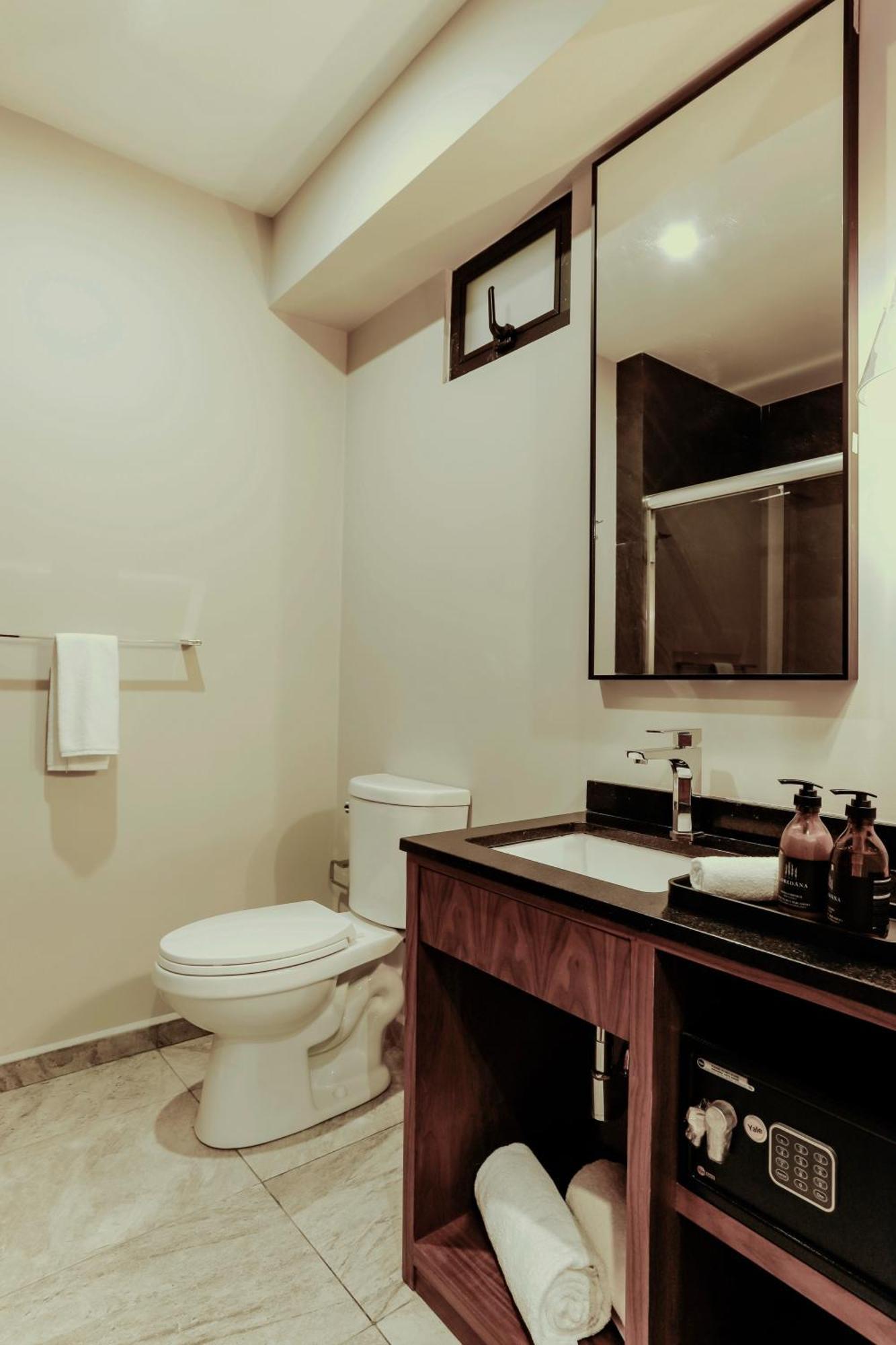 Reforma Capital Inn Мехико Экстерьер фото